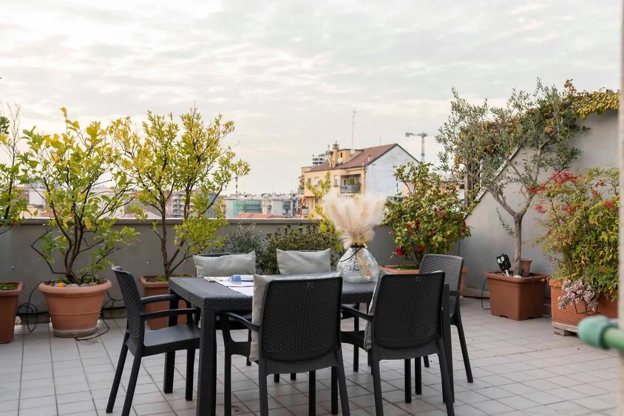 Terrazza Milano Via Oglio 3 - Corso Lodi Apartment 0*, Milan